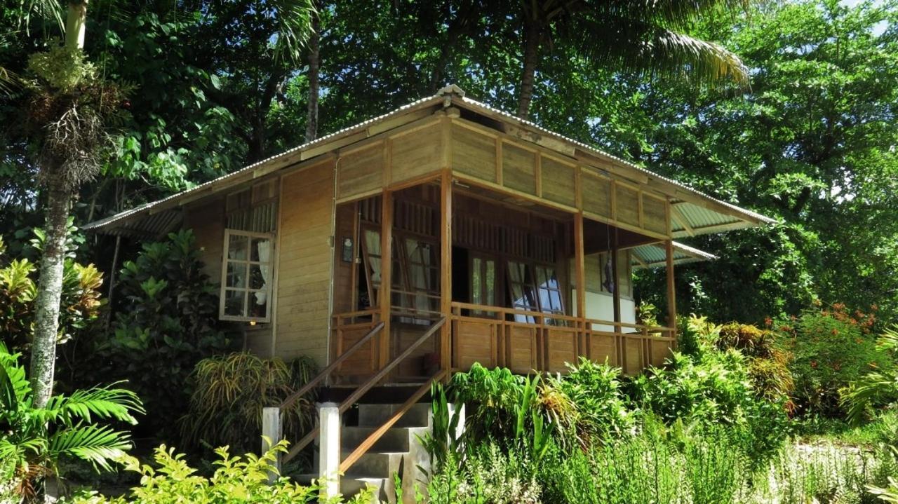 Two Fish Resort 부나켄 외부 사진